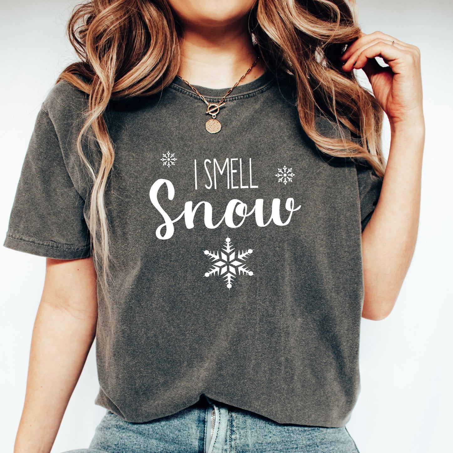 I smell snow Pepper Black Comfort Colors T-Shirt