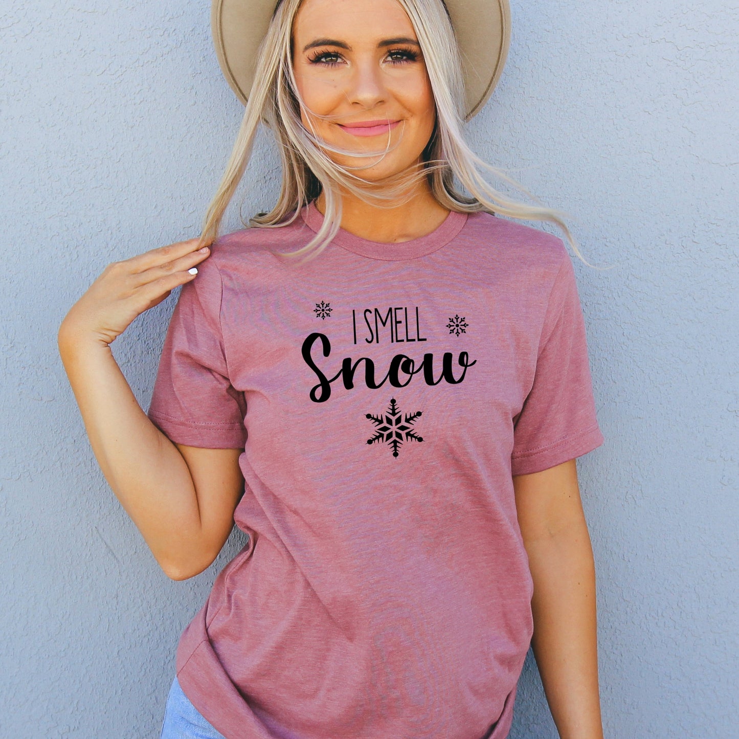 I smell snow Gilmore Girls Heather Mauve T-Shirt