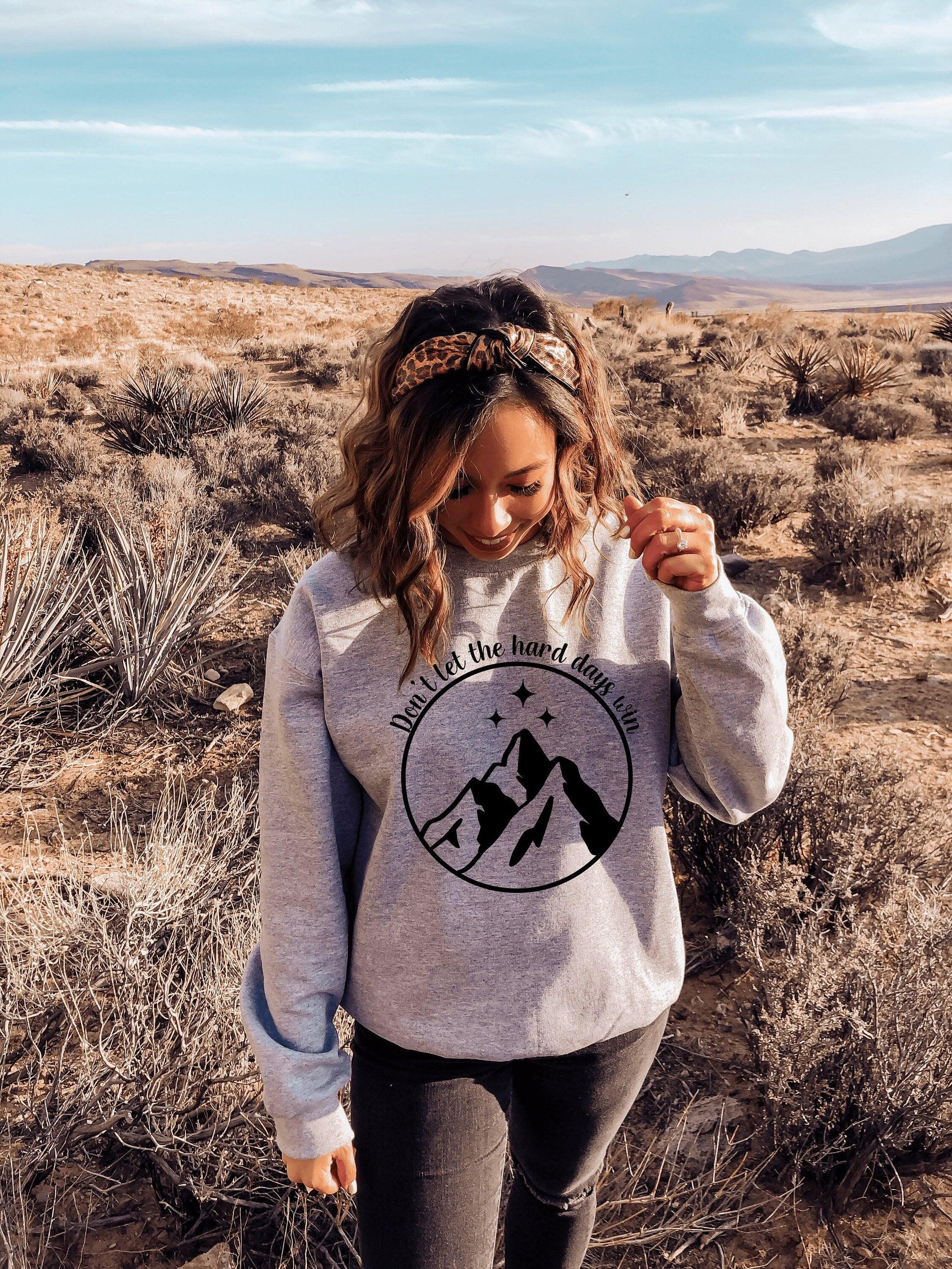 ACOMAF Don't let the hard days win sweatshirt Grey