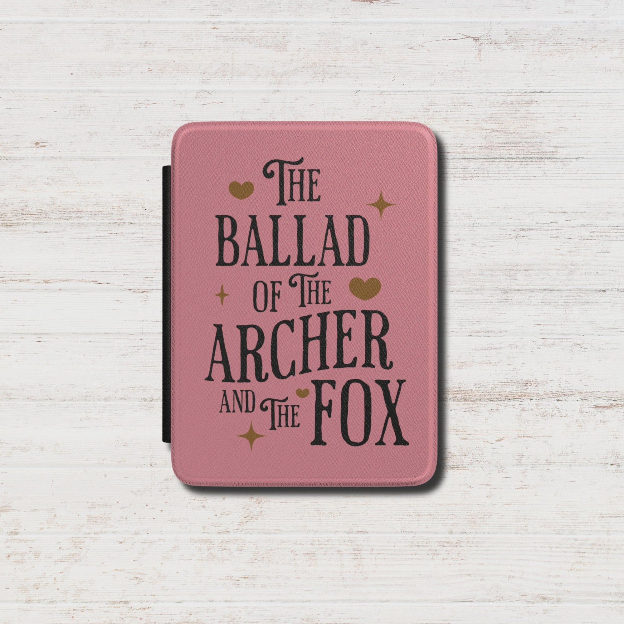 Video compilation showing the various product features for the Ballad of the archer and the fox kindle case cover.