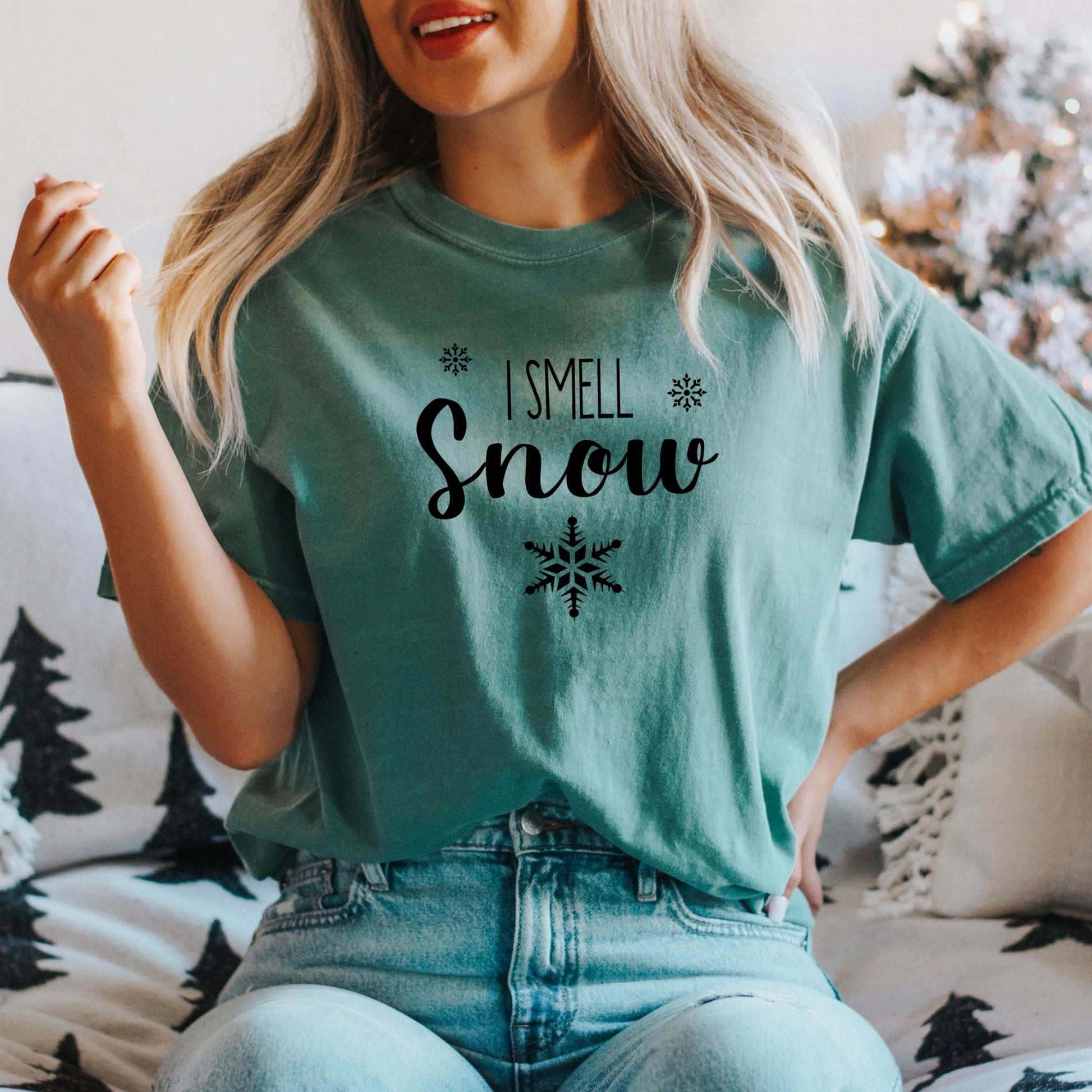 I smell snow Green Comfort Colors T-Shirt