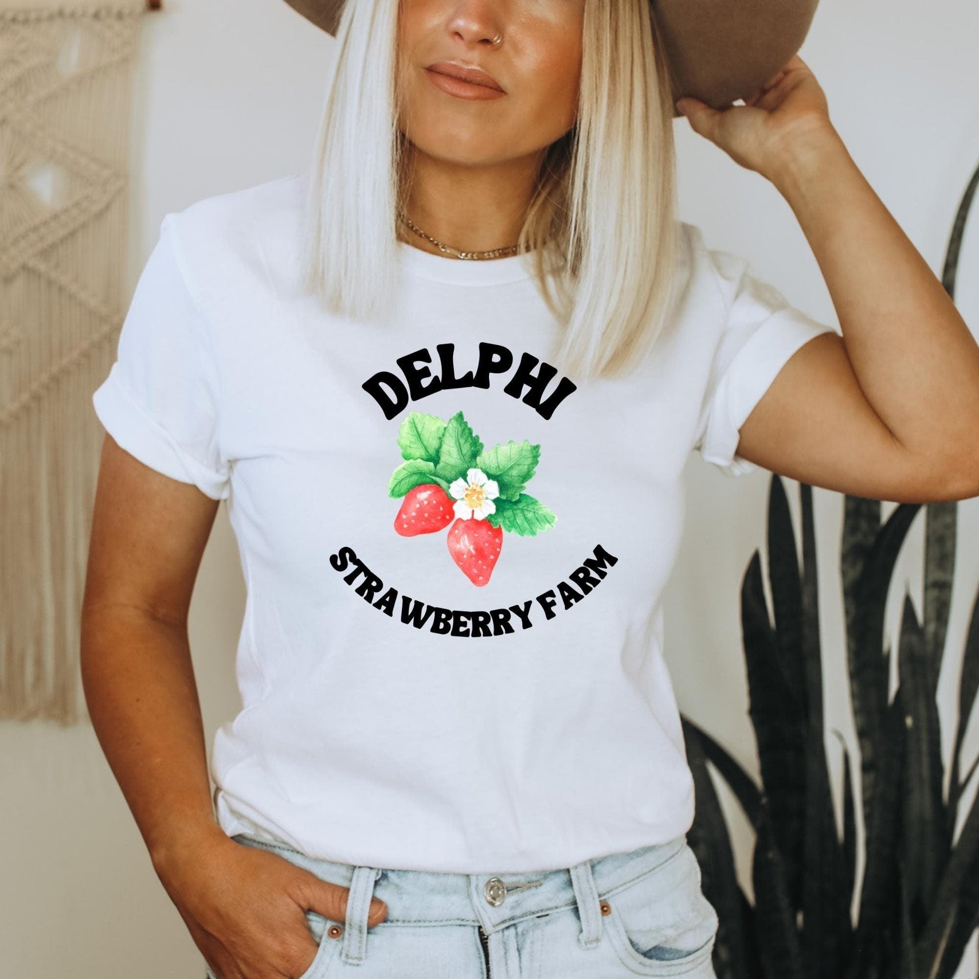 Delphi Strawberry Farm Ink and Stories White Shirt model